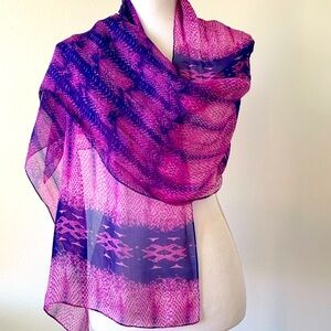Elegant Purple and Pink 100% silk Condition eighteen scarf
